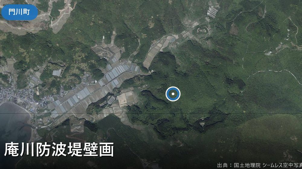 庵川防波堤壁画