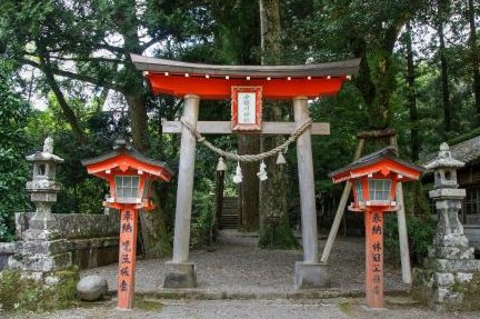 十根川神社と八村杉（十根川神社1）