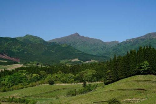 祖母山の遠景（高千穂町側から）