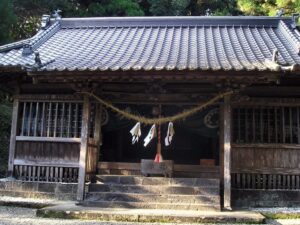 神門神社 杉木立に囲まれた神門神社の本殿