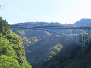 龍天橋 五ヶ瀬川の峡谷に架かる龍天橋